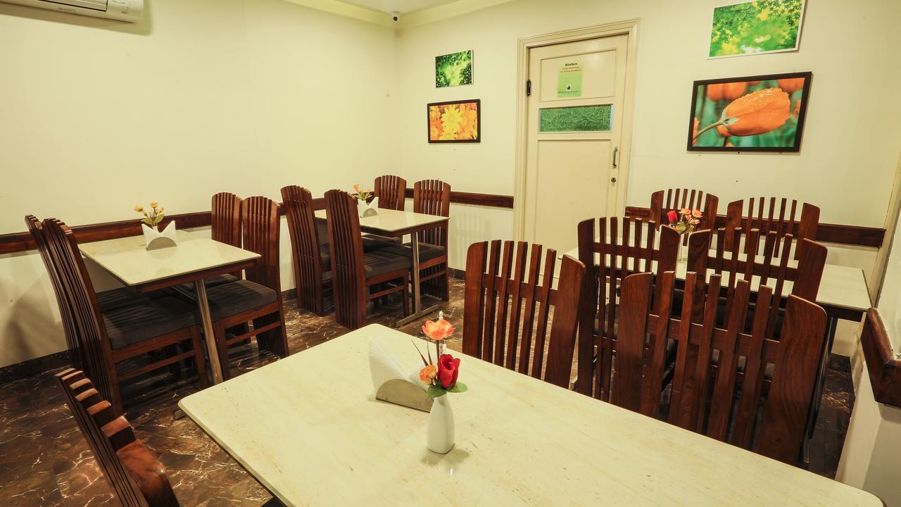 Hotel Whistling Greens Moga Exterior foto