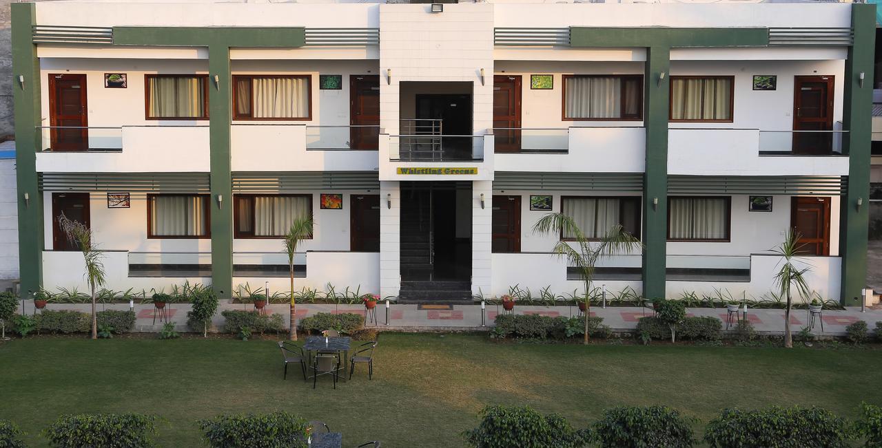 Hotel Whistling Greens Moga Exterior foto
