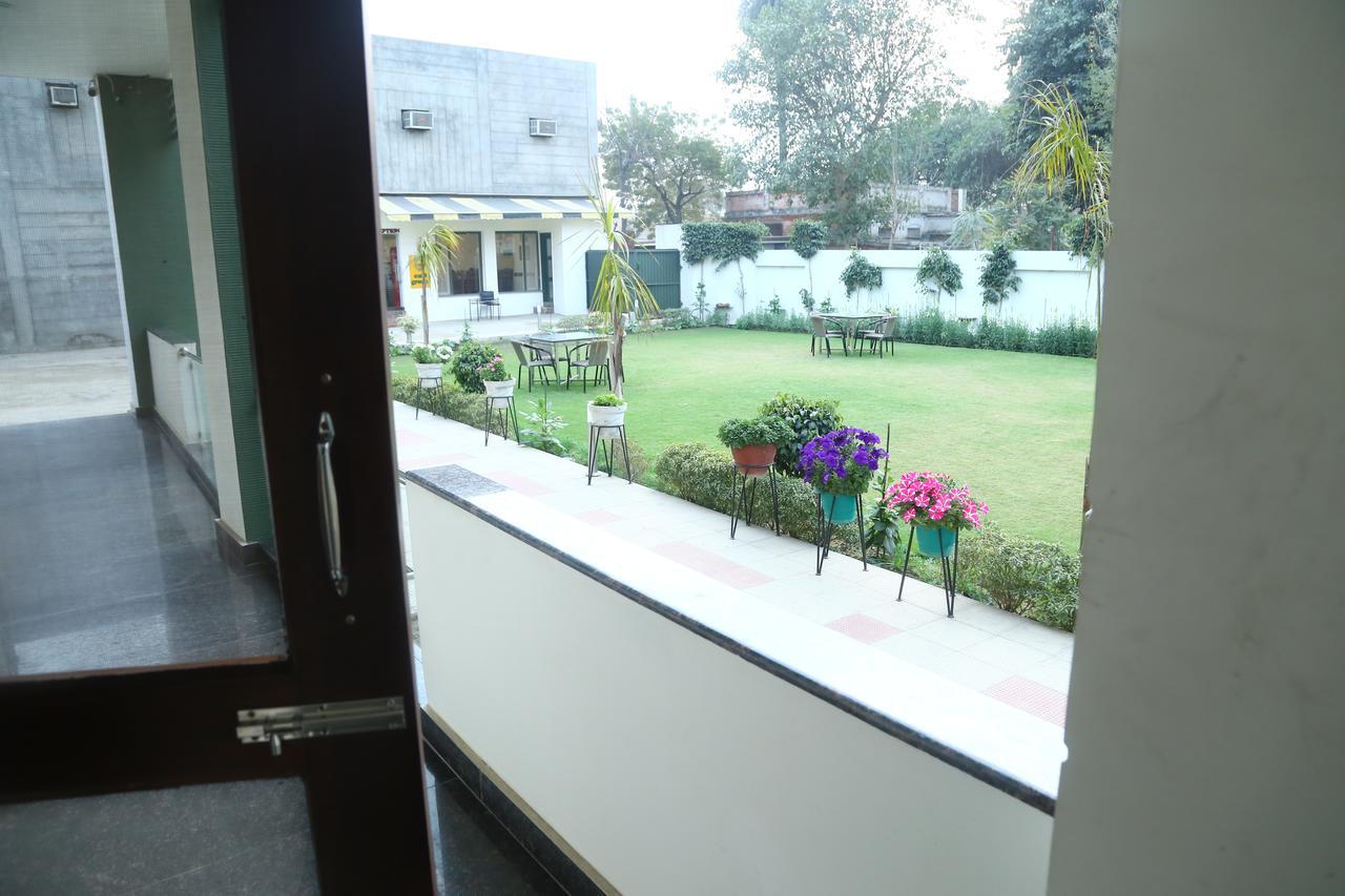 Hotel Whistling Greens Moga Exterior foto